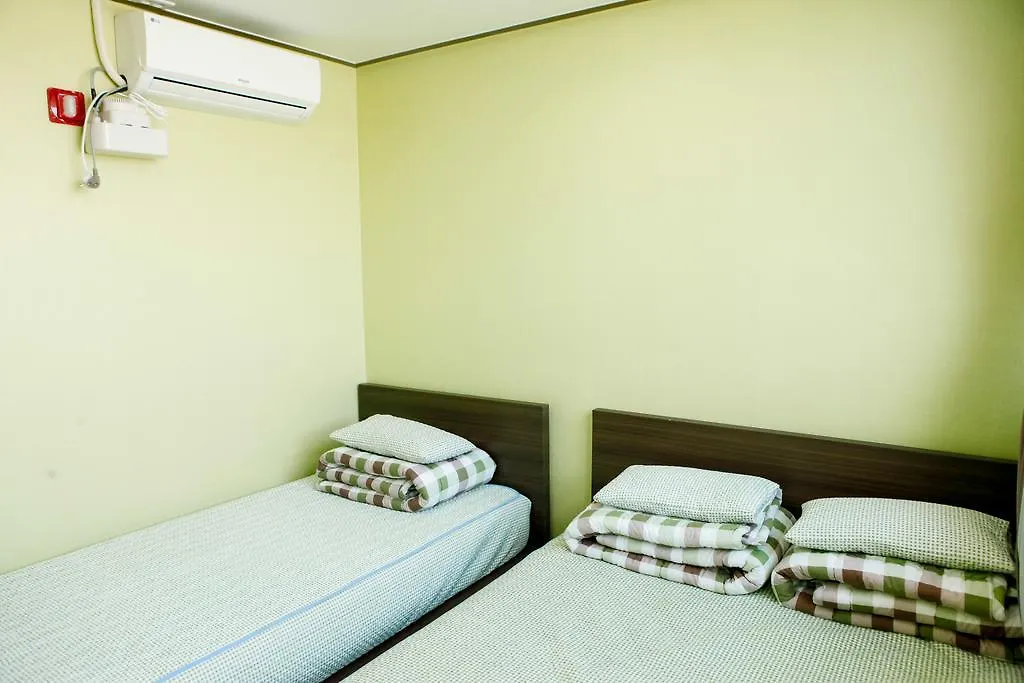 旅馆 Jini Guesthouse 釜山